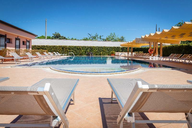 Il Giardino Country Holiday With Pool 타오르미나 외부 사진