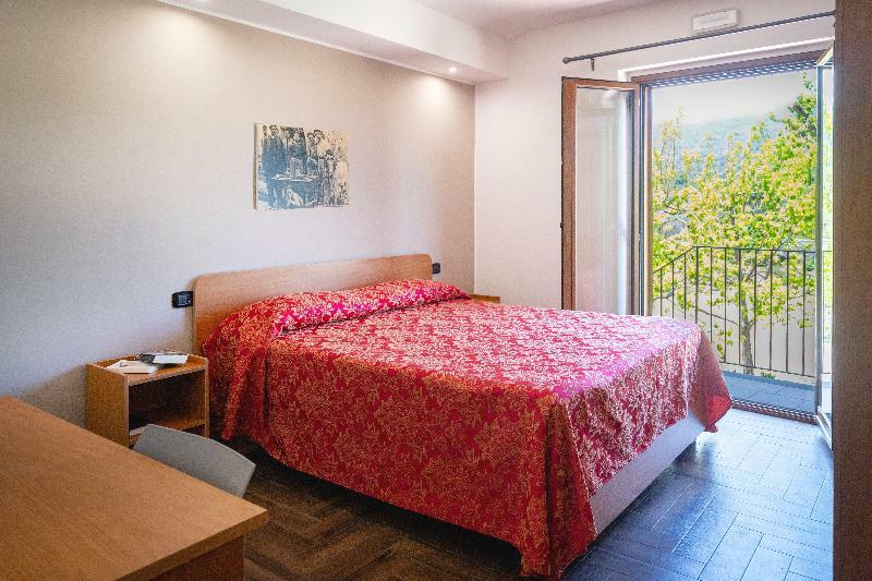 Il Giardino Country Holiday With Pool 타오르미나 외부 사진